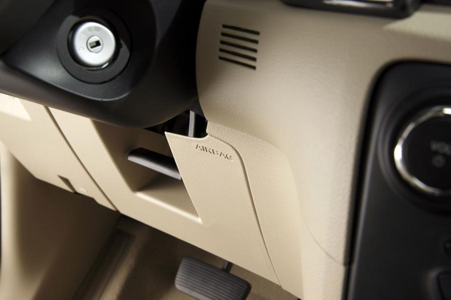  Ford Everest 2014 года  (фото 32 из 50)
